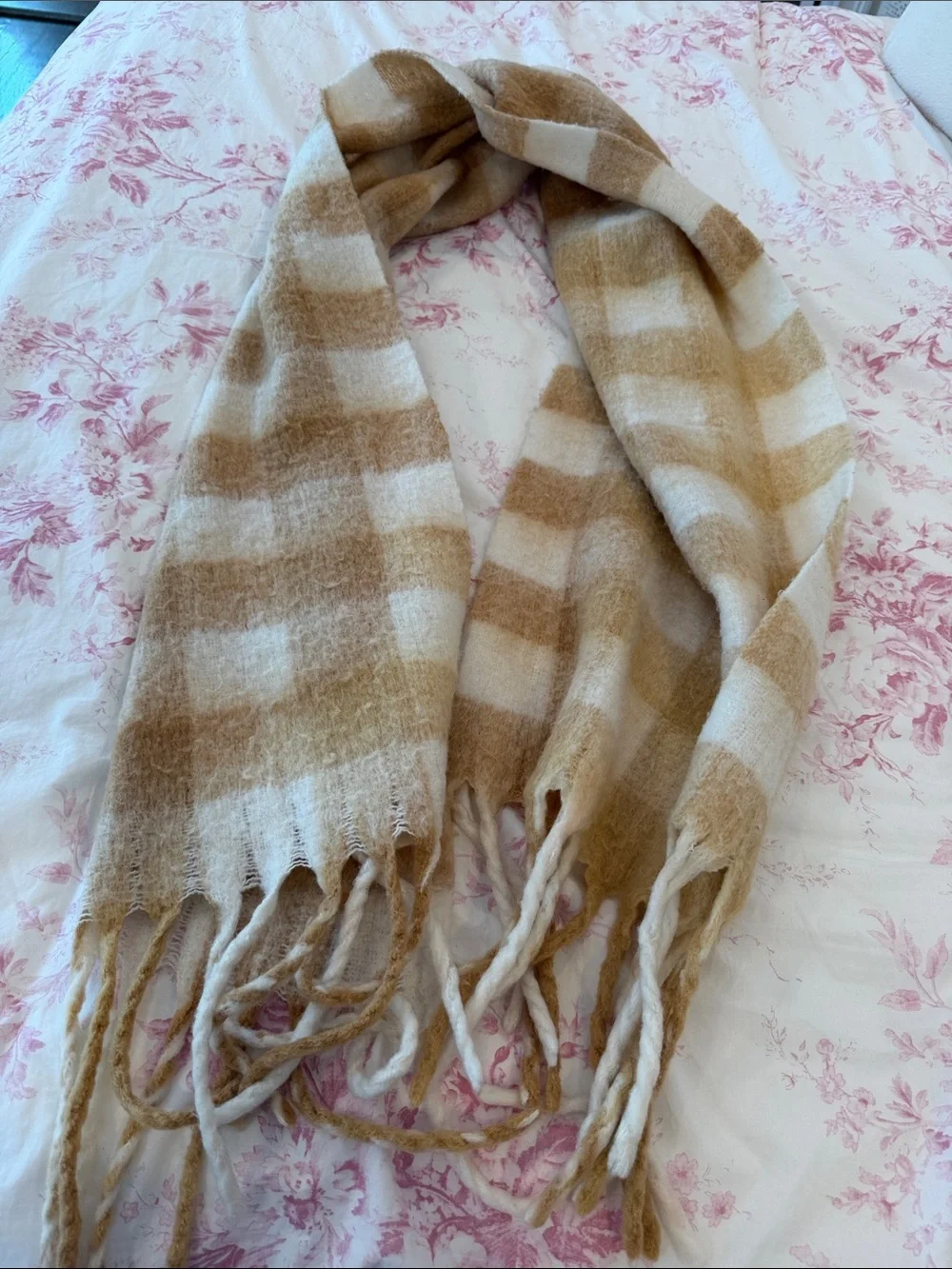 American Eagle Outfitters Tan and Cream Checked Fringe Scarf